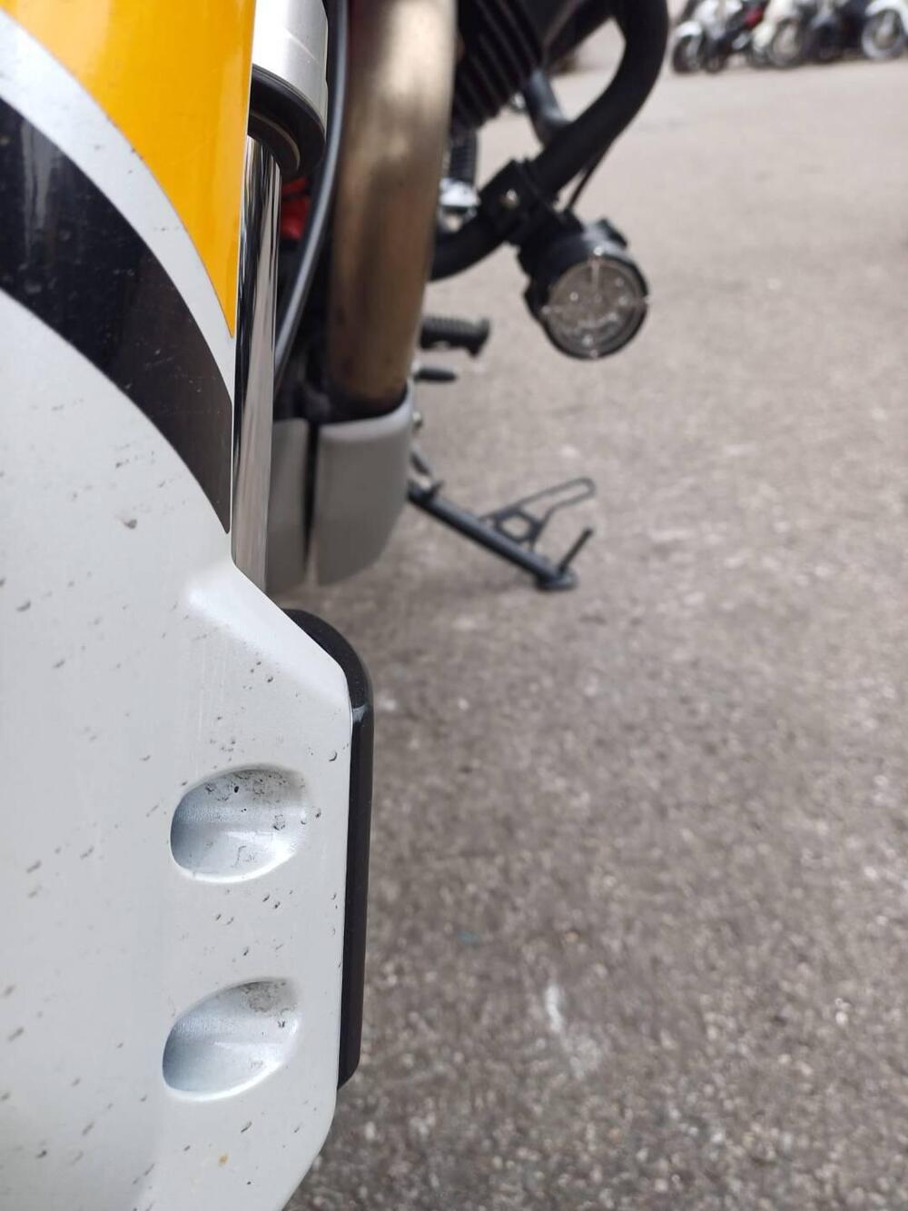 Moto Guzzi V85 TT (2019 - 20) (4)