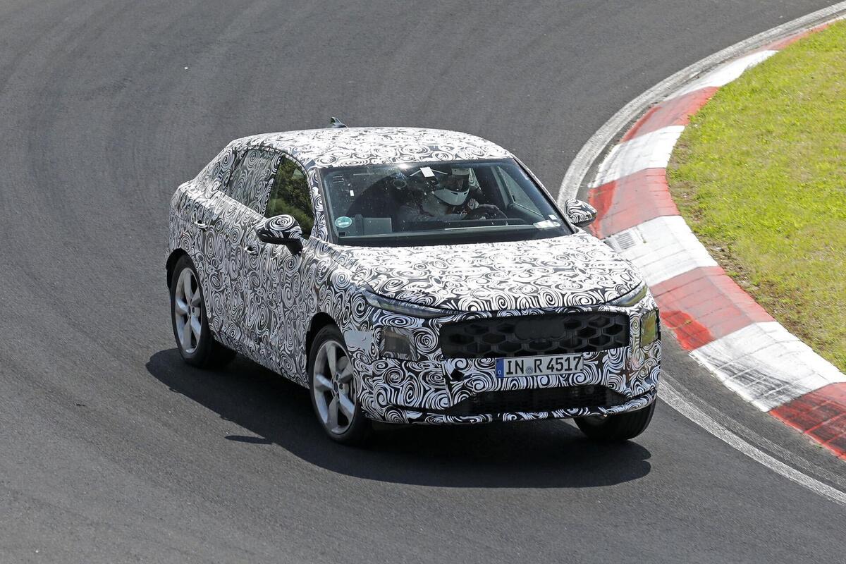 Nuova Audi Q3 Sportback: il SUV coupé si fa vedere al Nürburgring in veste definitiva [Foto Spia]