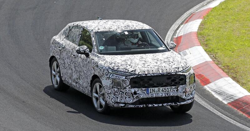 Nuova Audi Q3 Sportback: il SUV coup&eacute; si fa vedere al N&uuml;rburgring in veste definitiva [Foto Spia]