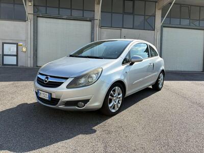 Opel Corsa 1.3 CDTI 75CV ecoFLE3 porte Sport del 2008 usata a Canelli