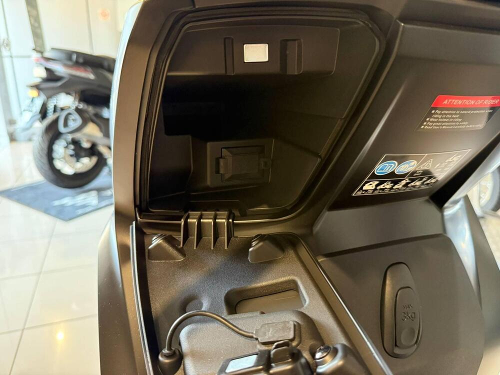 Voge Sfida SR16 125 (2025 - 26) (7)