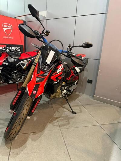 Ducati Hypermotard 698 Mono RVE (2024 - 25) nuova