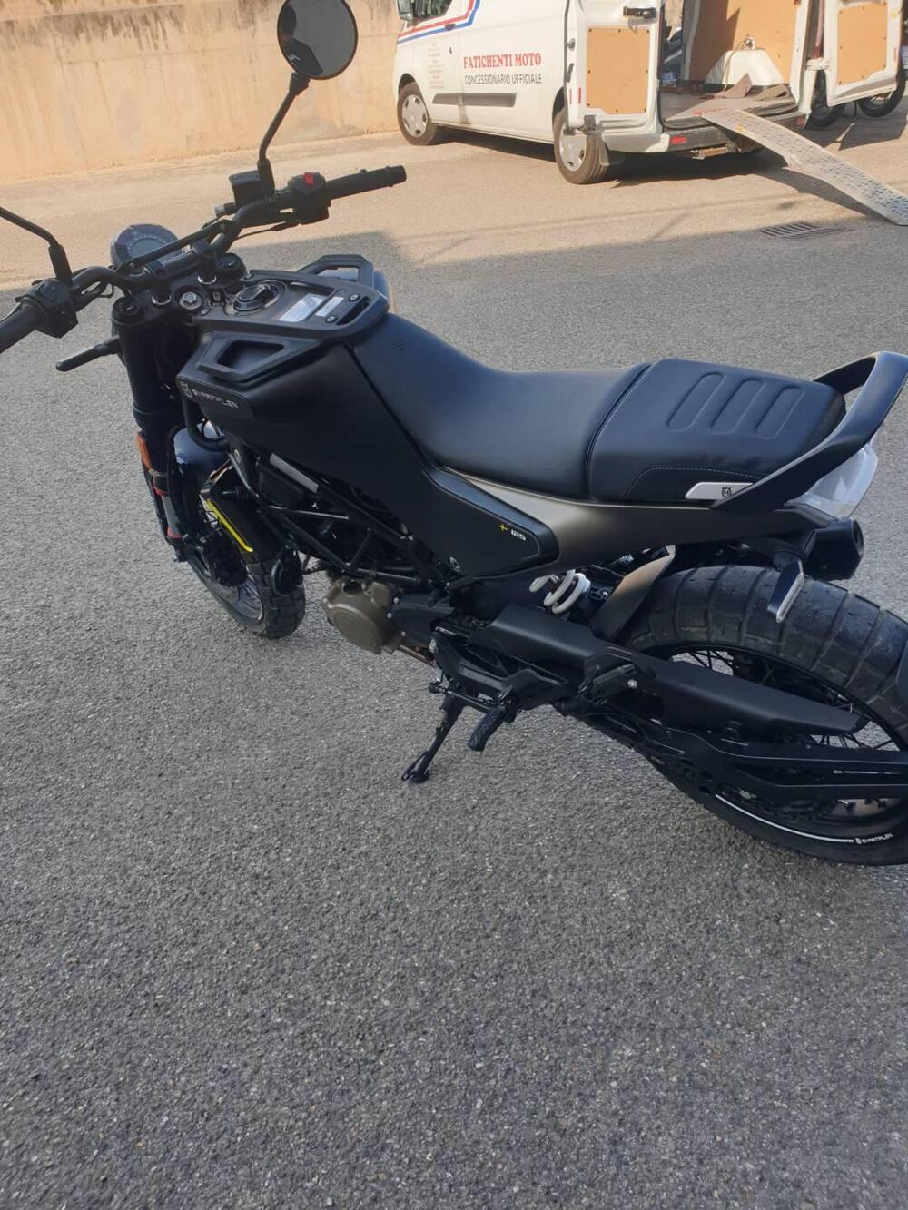 Husqvarna Svartpilen 125 (2021 - 23) (4)