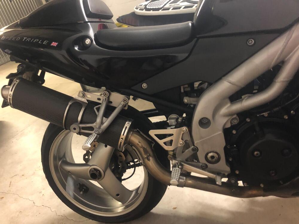 Triumph Speed Triple 955 (2002 - 04) (10)