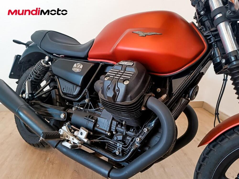 Moto Guzzi V7 Stone Centenario (2021 - 22) (5)