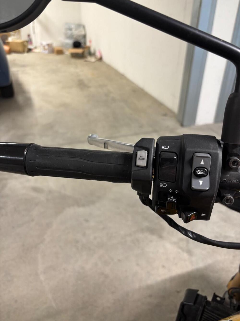 Kawasaki Z 900 SE (2022 - 24) (8)