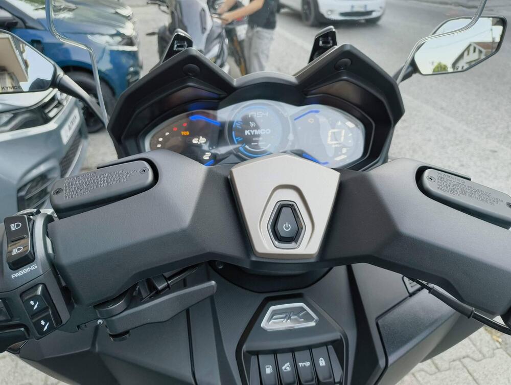 Kymco AK 575 Premium (2025) (4)