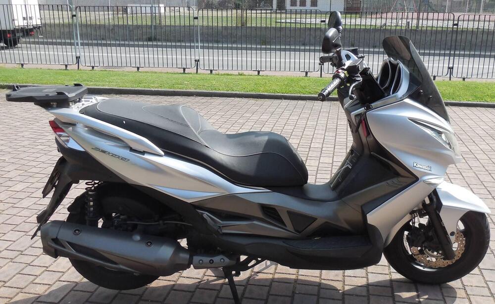 Kawasaki J 300 ABS (2014 - 16) (2)