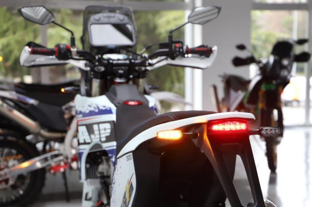 AJP PR7 650 Adventure (2021 - 24) (14)