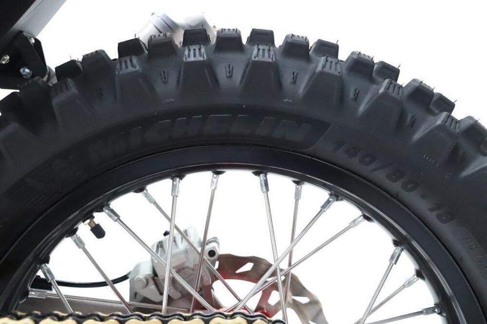 AJP PR7 650 Adventure (2021 - 24) (11)