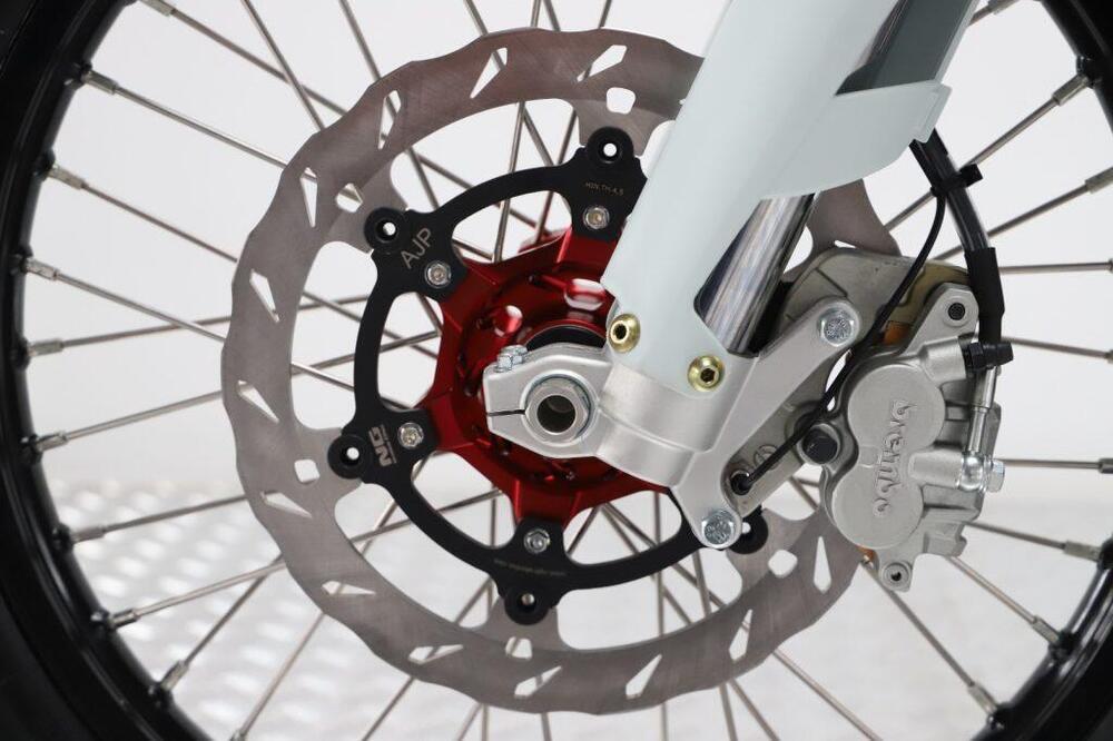 AJP PR7 650 Adventure (2021 - 24) (9)