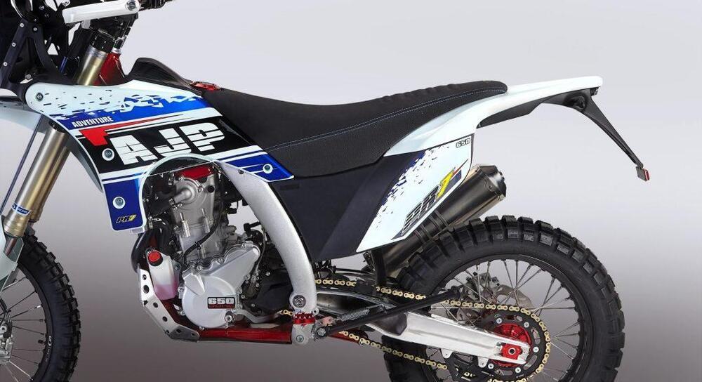 AJP PR7 650 Adventure (2021 - 24) (7)