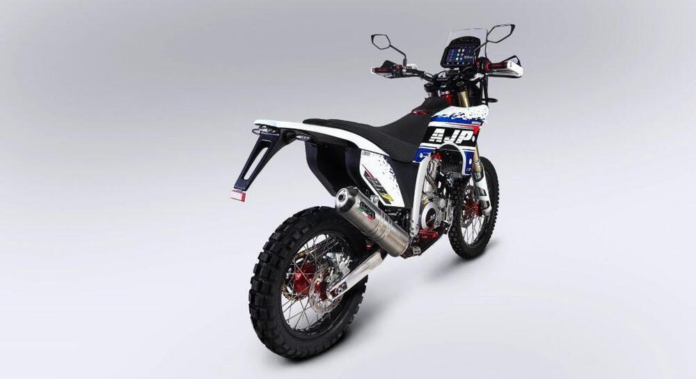 AJP PR7 650 Adventure (2021 - 24) (4)