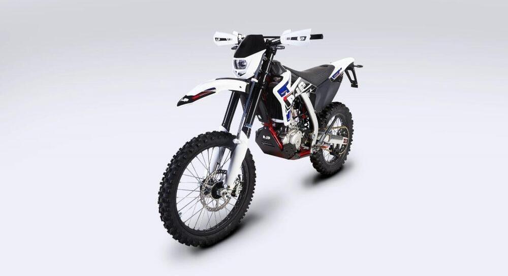 AJP SPR 250 Enduro (2023 - 25) (3)