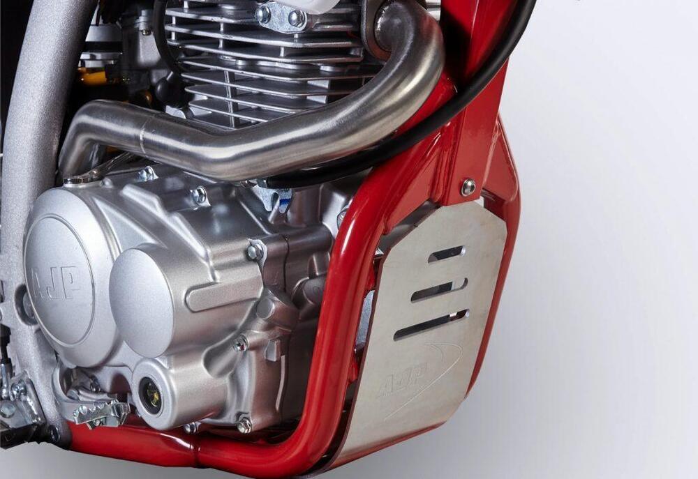 AJP SPR 125 Supermoto (2023 - 25) (8)