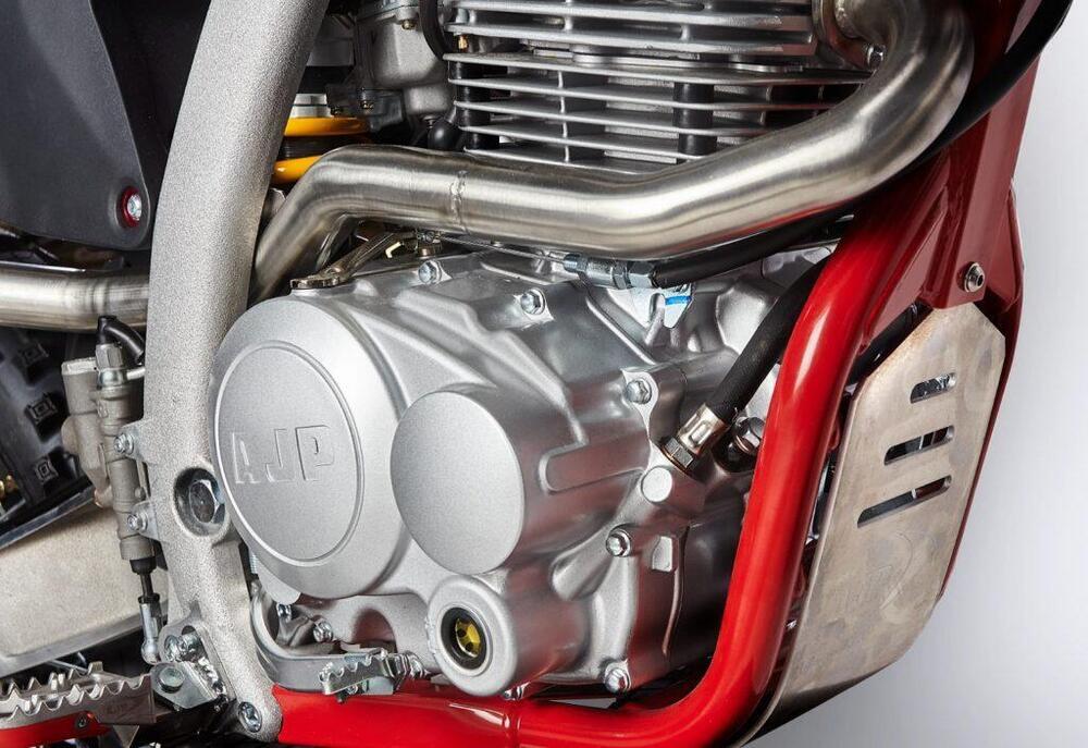 AJP SPR 240 Enduro (2023 - 25) (8)