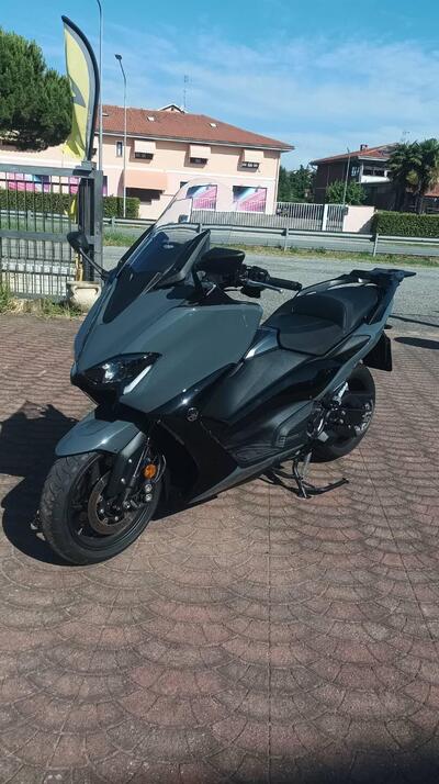 Yamaha T-Max 560 (2020 - 21) usata