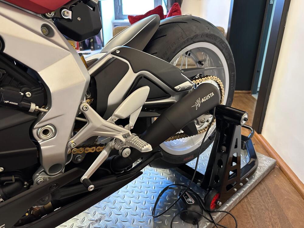 MV Agusta Superveloce 800 Ago (2021 - 23) (9)
