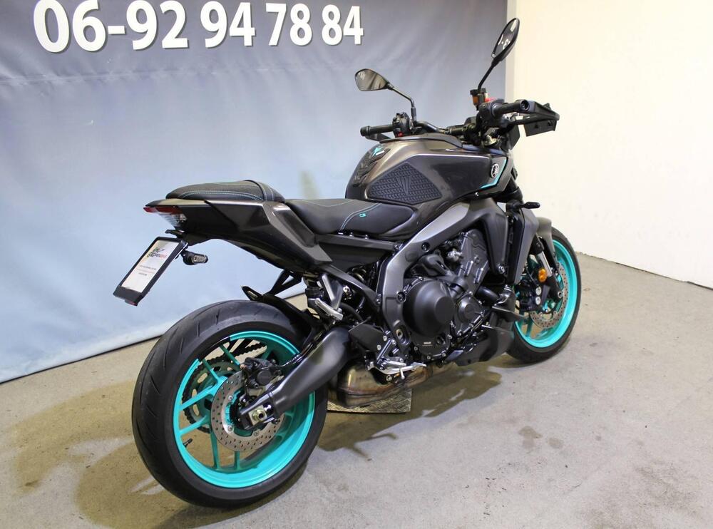Yamaha MT-09 Y-AMT (2024 - 26) (4)