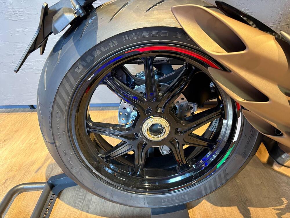 MV Agusta Dragster 800 RC SCS (2022 - 25) (9)