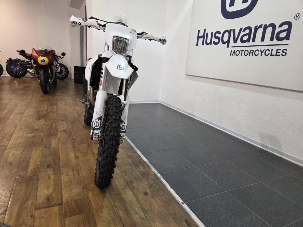 Husqvarna FE 350 Pro (2025) (7)