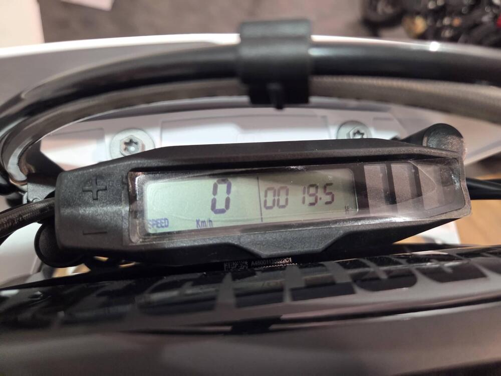 Husqvarna FE 350 Pro (2025) (9)