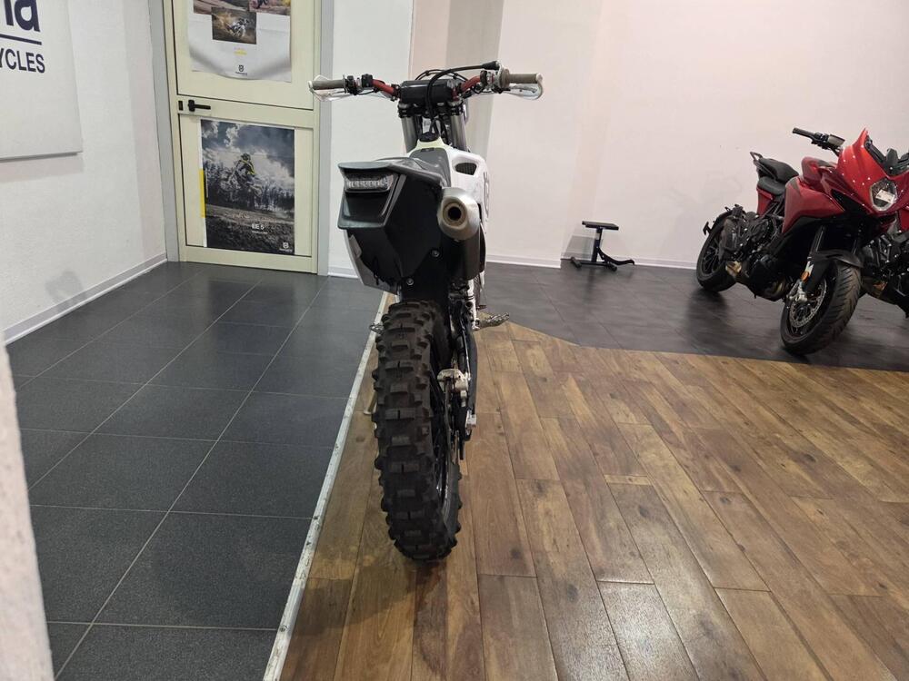 Husqvarna FE 350 Pro (2025) (12)