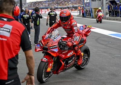 MotoGP 2025. GP dei Paesi Bassi ad Assen. Marc Marquez e un venerdì con due cadute importanti: Come ricevere una pietra in faccia, ma sono veloce