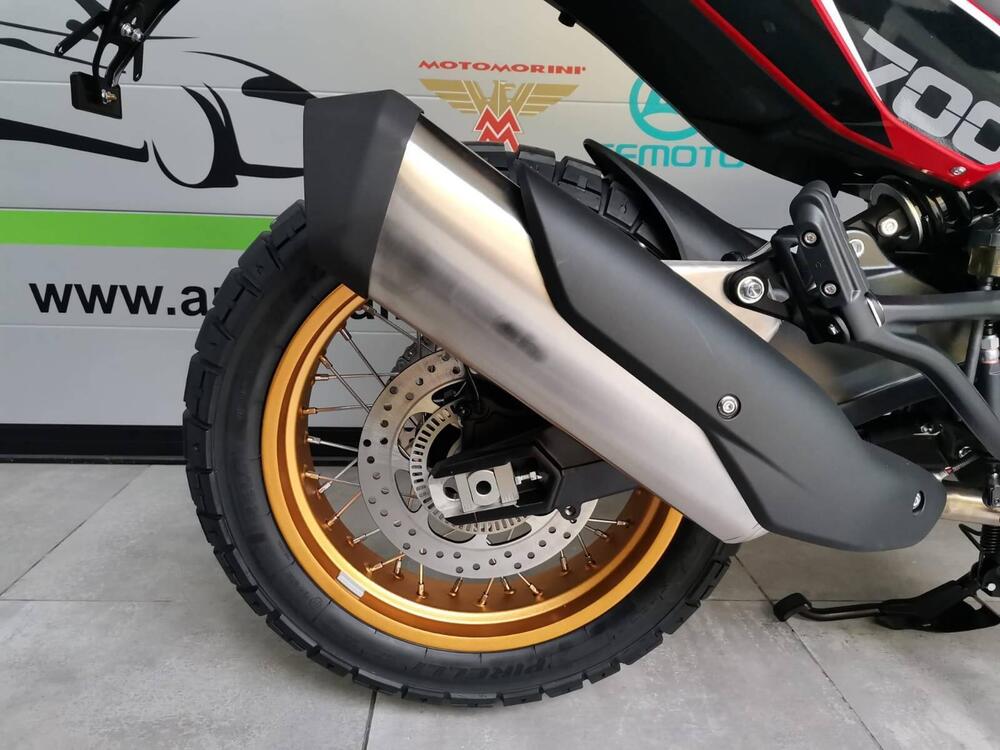 Moto Morini X-Cape 700 Gold Edition (2025) (12)