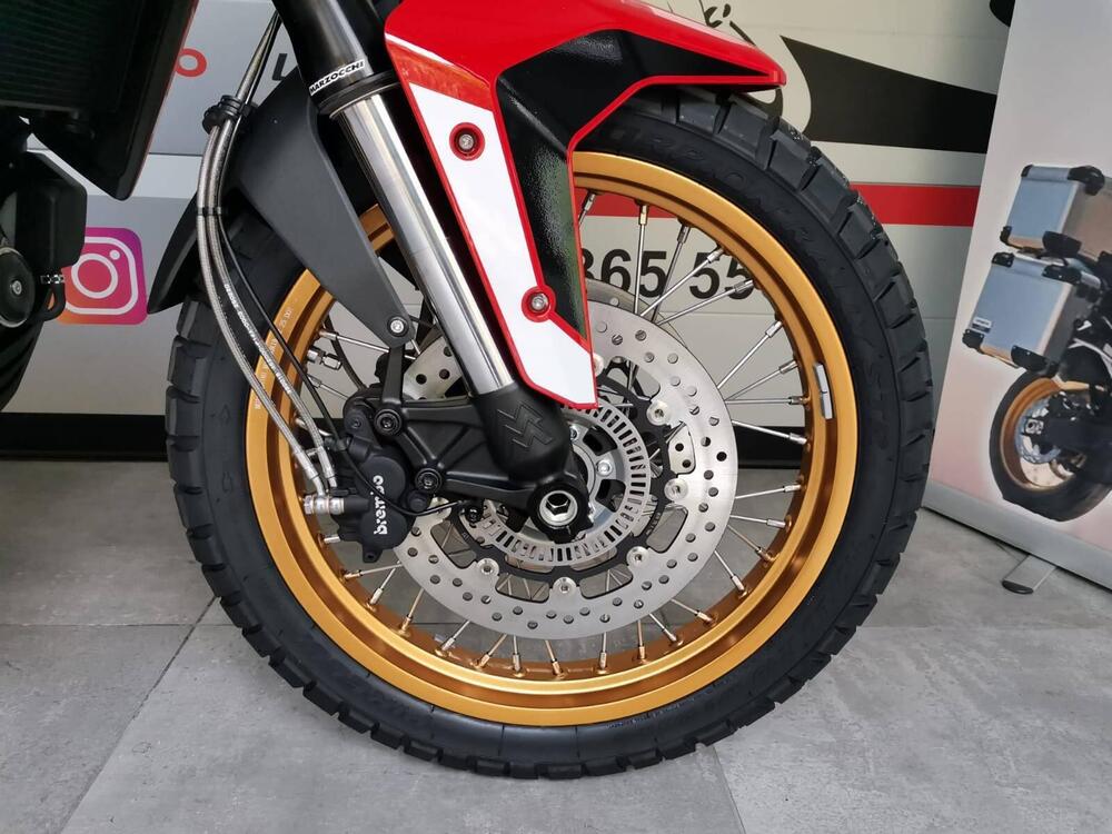 Moto Morini X-Cape 700 Gold Edition (2025) (14)