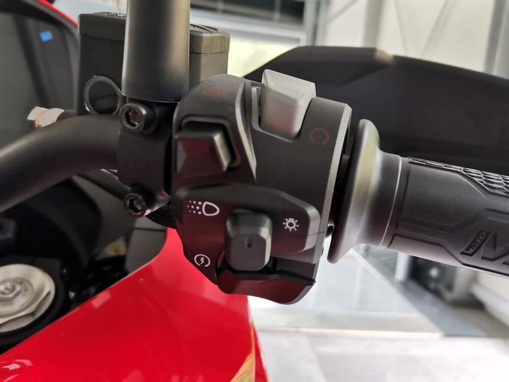 Moto Morini X-Cape 700 Gold Edition (2025) (18)