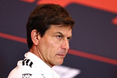F1. Wolff blinda Russell ma non chiude la porta a Verstappen in Mercedes: &ldquo;Flirt? Dipende da come ti comporti&rdquo;