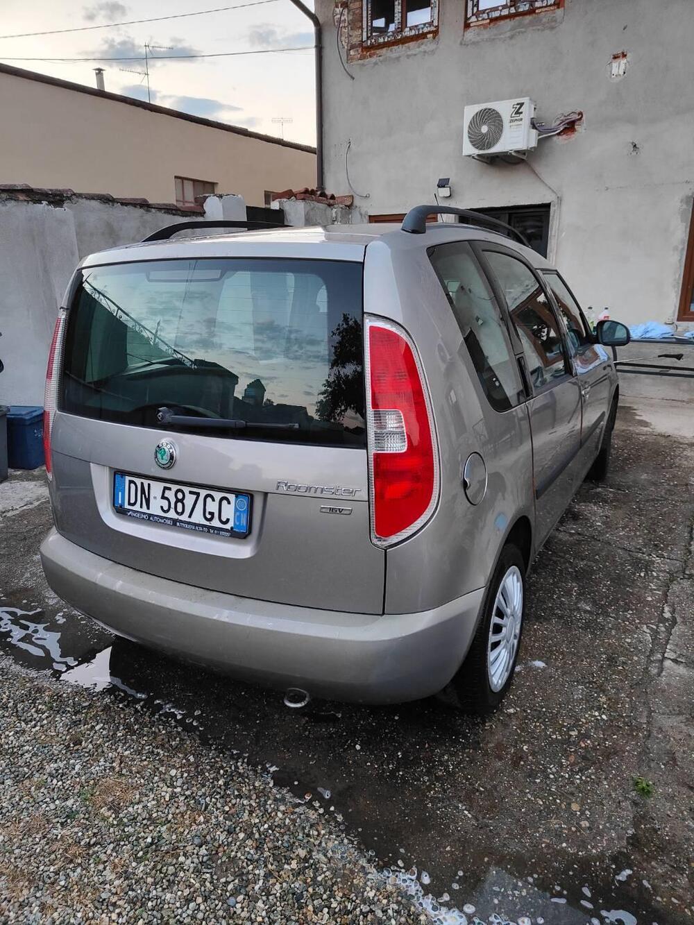 Skoda Roomster usata a Vercelli (2)