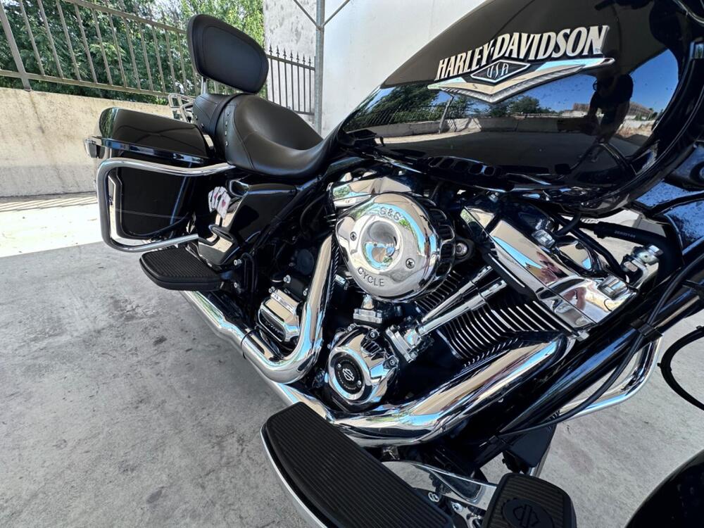 Harley-Davidson 107 Road King (2017) - FLHR (15)