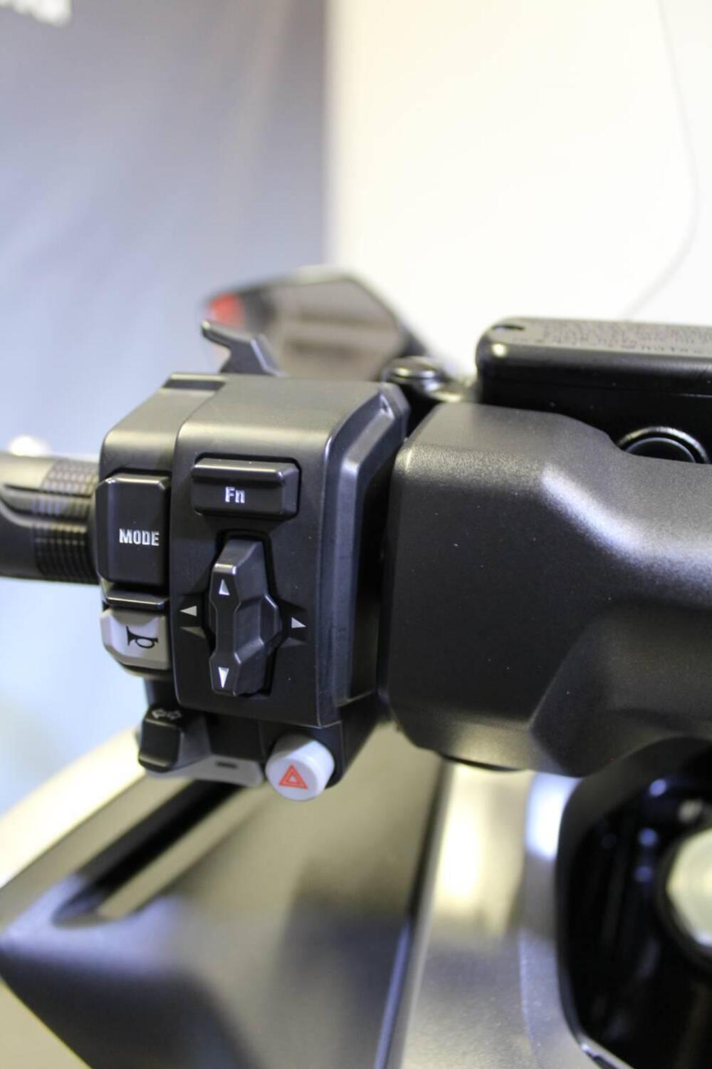 Honda Forza 750 DCT (2021 - 24) (10)