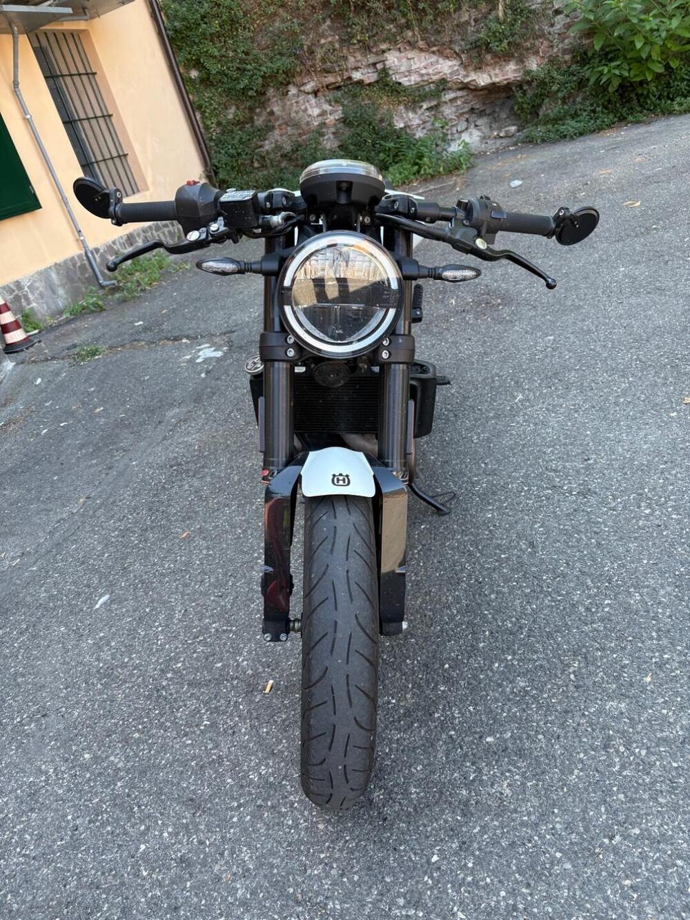 Husqvarna Vitpilen 401 (2018 - 19) (5)