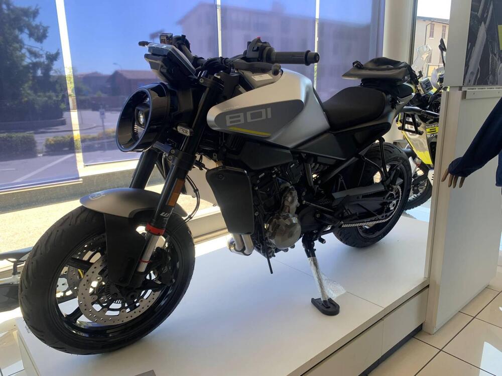 Husqvarna Vitpilen 801 L (2025 - 26) (2)