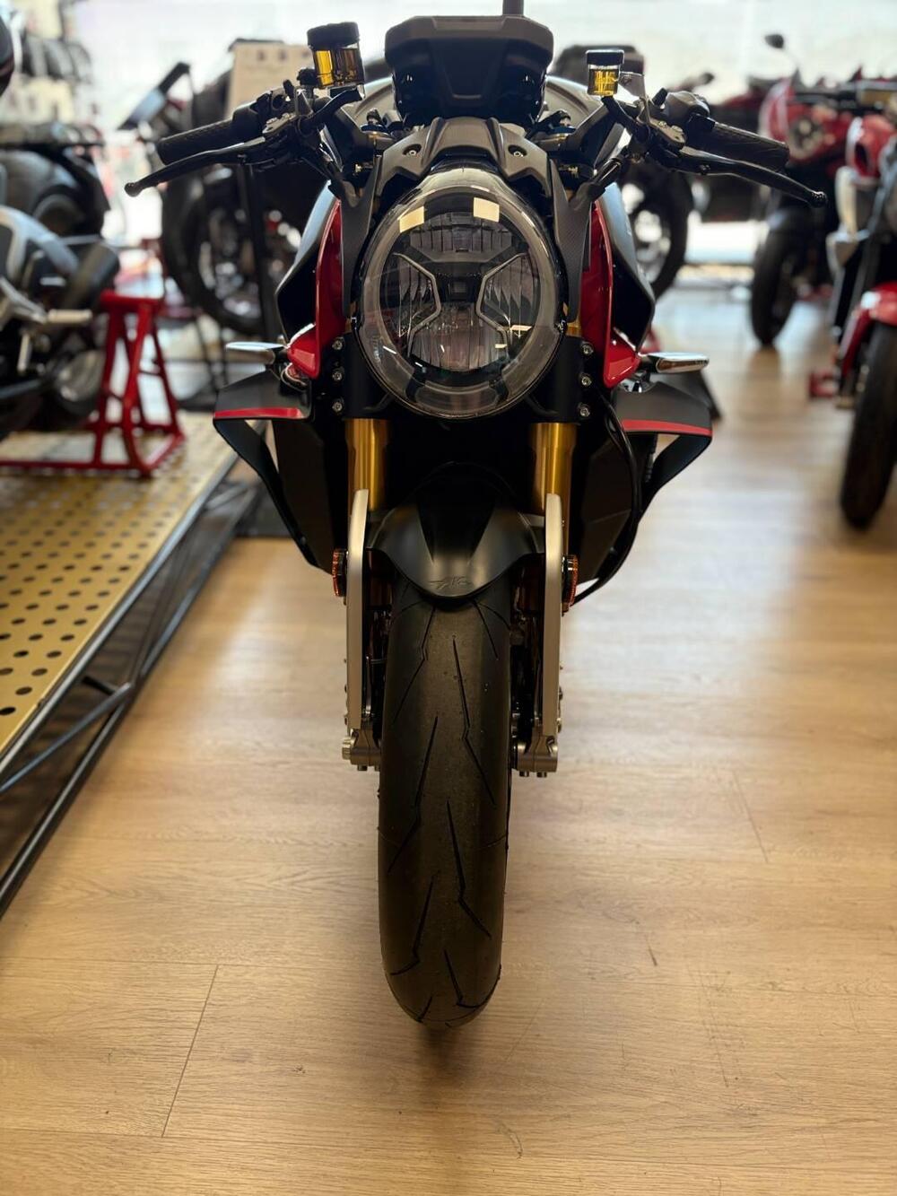 MV Agusta Brutale 1000 RR (2021 - 25) (2)
