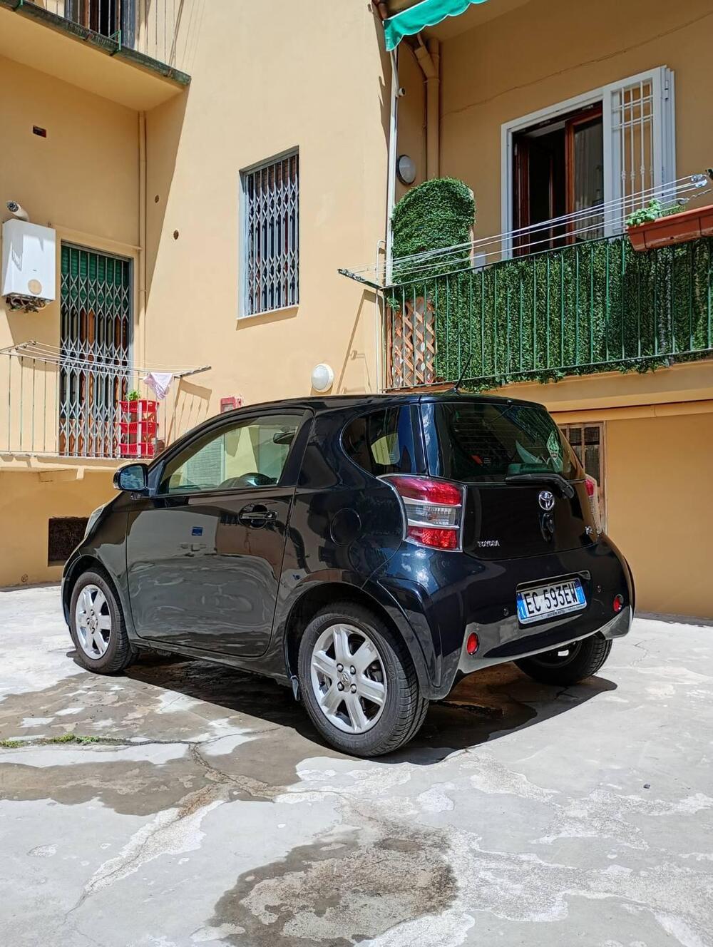 Toyota iQ usata a Firenze (2)