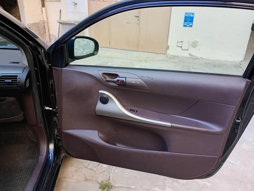 Toyota iQ usata a Firenze (7)