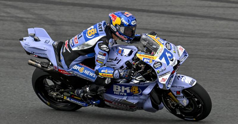 MotoGP 2025. GP dei Paesi Bassi ad Assen. Alex Marquez sulla partenza di Marc: &quot;Uno che parte quarto non pu&ograve; superarci cos&igrave;, vuol dire che siamo fermi&quot;