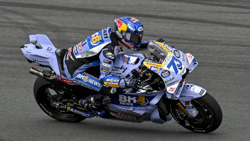 MotoGP 2025. GP dei Paesi Bassi ad Assen. Alex Marquez sulla partenza di Marc: &quot;Uno che parte quarto non pu&ograve; superarci cos&igrave;, vuol dire che siamo fermi&quot;