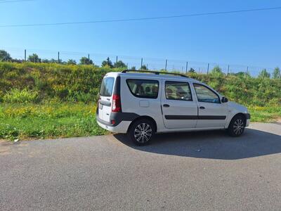Dacia Logan Station Wagon MCV 1.5 dCi 70CV 7 posti Laur&eacute;ate del 2007 usata a Novate Milanese