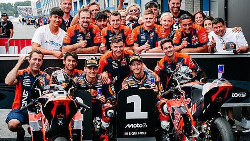 MotoGP 2025. GP dei Paesi Bassi ad Assen. Moto3: la gara finisce con bandiera rossa per incidente, coinvolto Luca Lunetta. La vittoria va a Jos&eacute; Antonio Rueda 