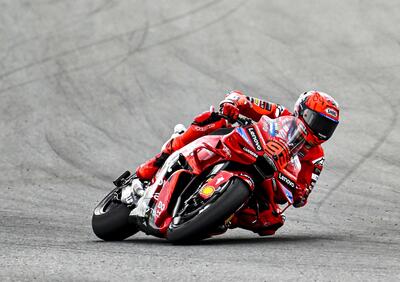 MotoGP 2025. GP dei Paesi Bassi ad Assen. Marc Marquez vince ancora! Sul podio Marco Bezzecchi e Pecco Bagnaia [RISULTATI]