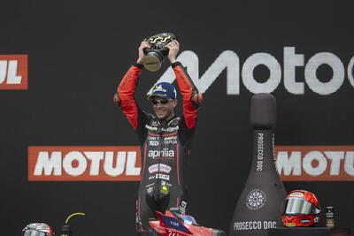 MotoGP 2025. GP dei Paesi Bassi ad Assen. Marco Bezzecchi, secondo: &quot;Ho cercato di stargli vicino, di mettergli pressione, ma Marc Marquez non ha mai sbagliato&quot;