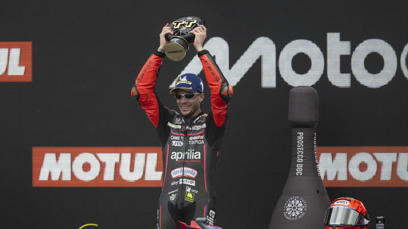 MotoGP 2025. GP dei Paesi Bassi ad Assen. Marco Bezzecchi, secondo: &quot;Ho cercato di stargli vicino, di mettergli pressione, ma Marc Marquez non ha mai sbagliato&quot;