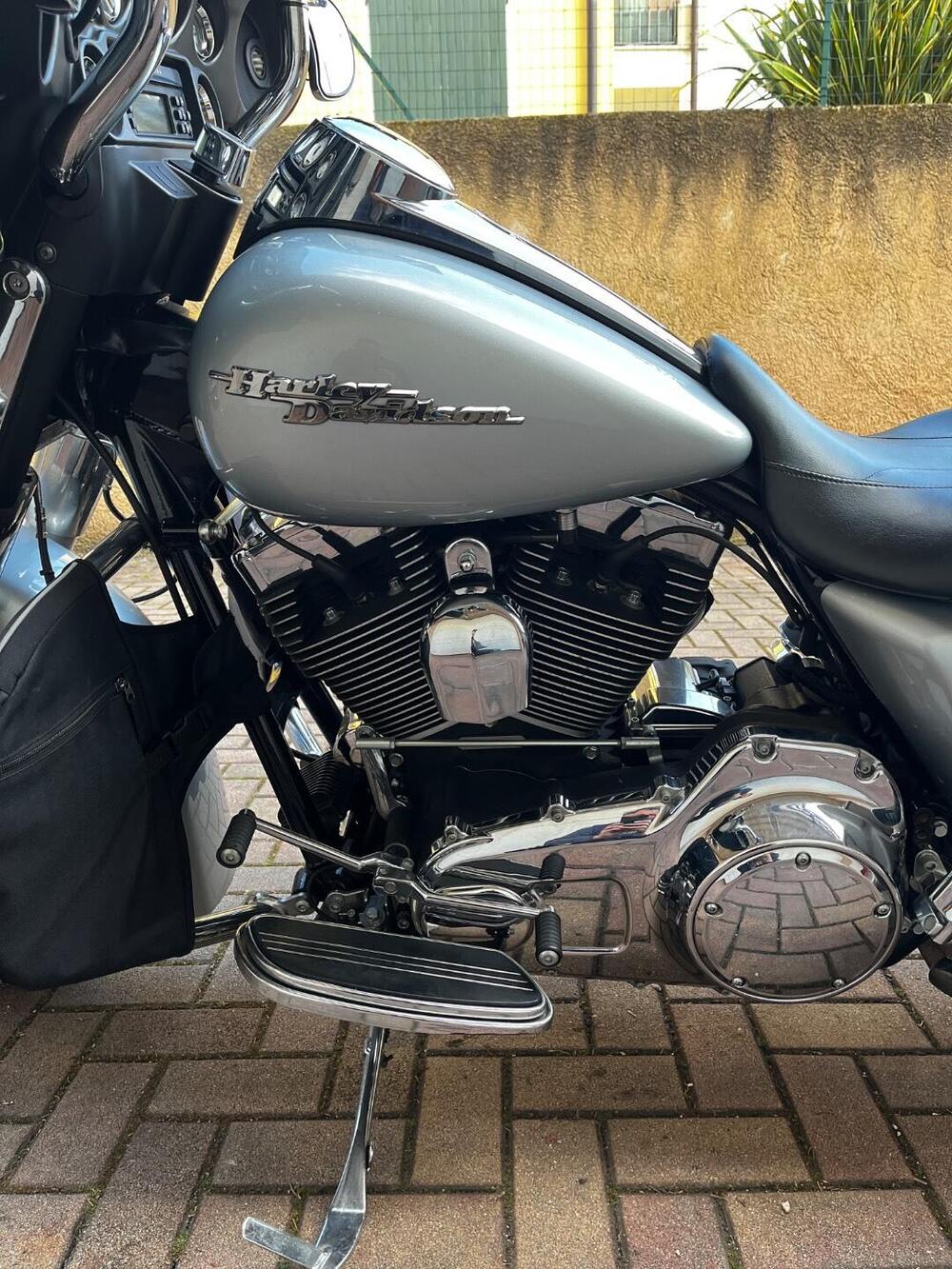 Harley-Davidson 1584 Street Glide (2008 - 10) - FLHX (5)