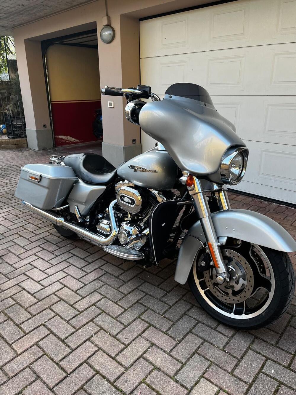 Harley-Davidson 1584 Street Glide (2008 - 10) - FLHX (7)