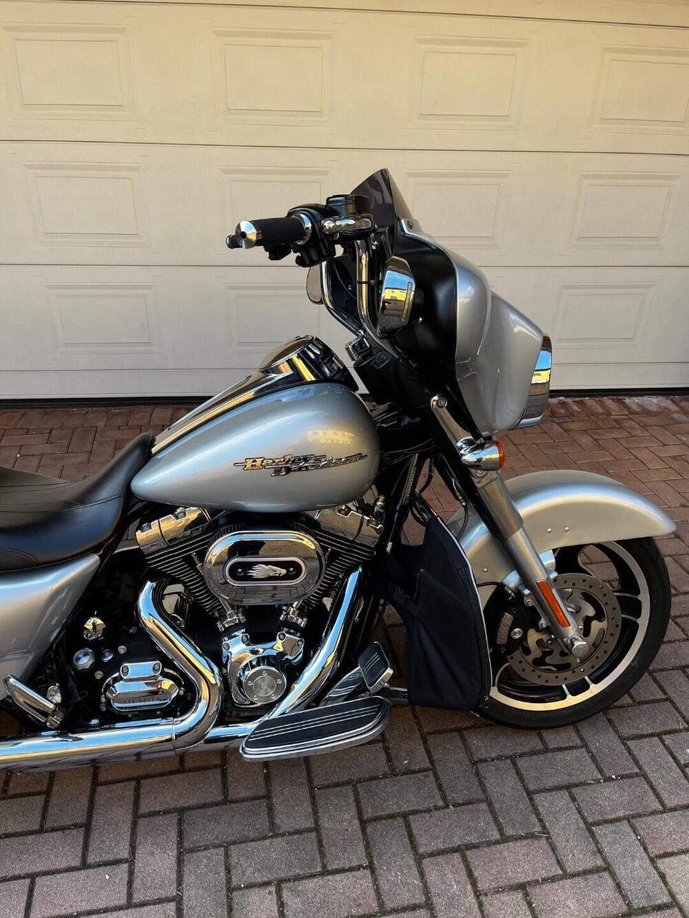 Harley-Davidson 1584 Street Glide (2008 - 10) - FLHX (8)